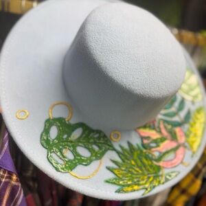 Stylish Gray Hat with Green and Gold Accents